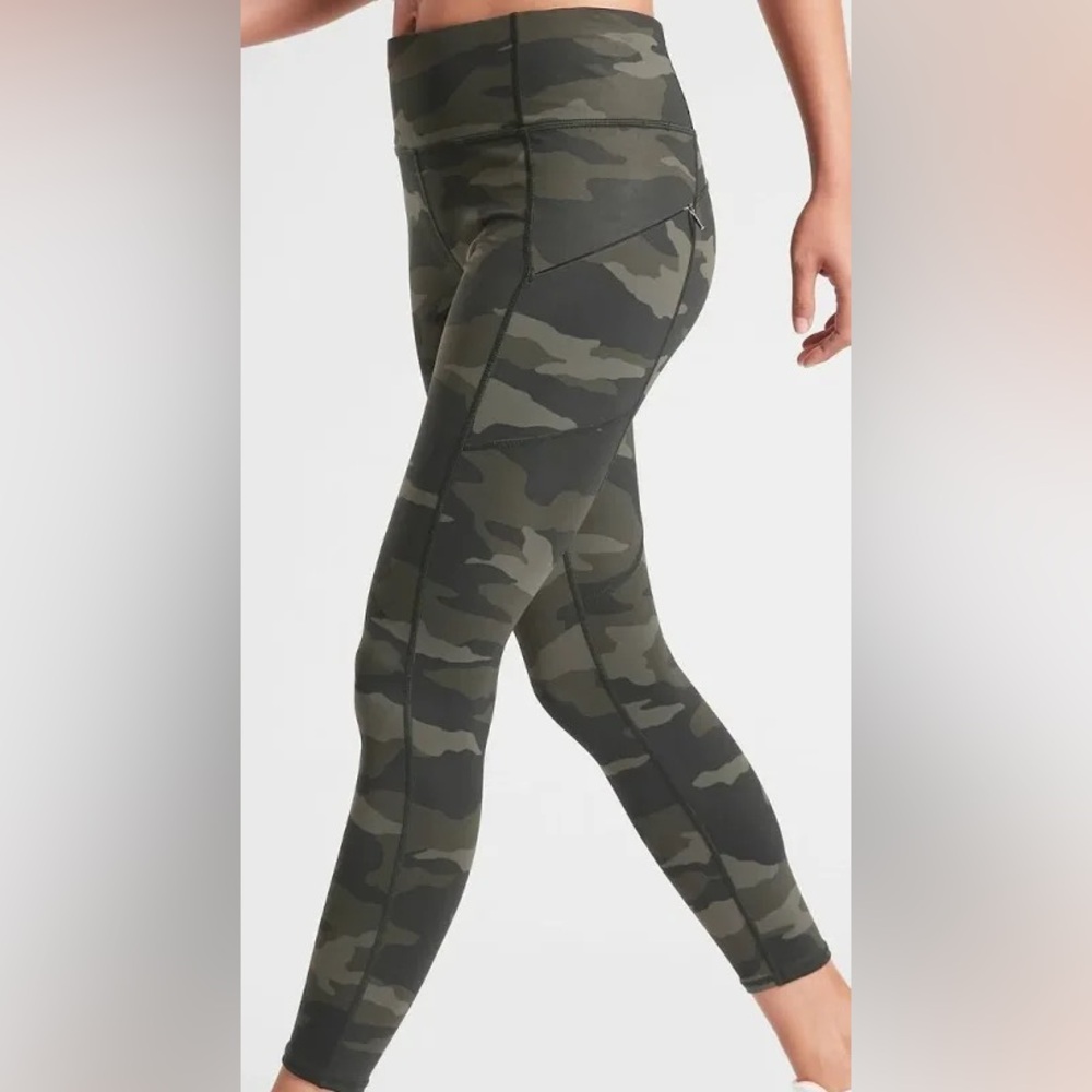 Athleta Contender Camo 7/8 Tight